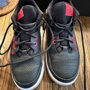 Jordan Aura size 3.5y. Great condition